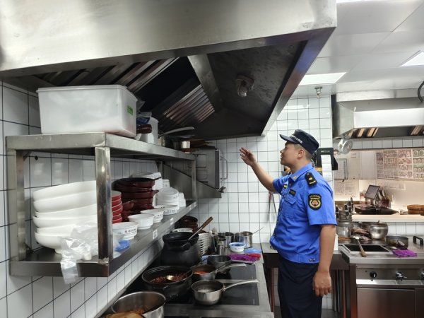 “党建红”引领“治理蓝”，静安城管以执法赋能绘就基层善治新图景