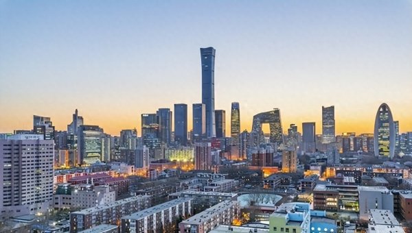 中美GDP差距再次缩小! 25年中国GDP达20万亿美元, 占美国GDP的64%